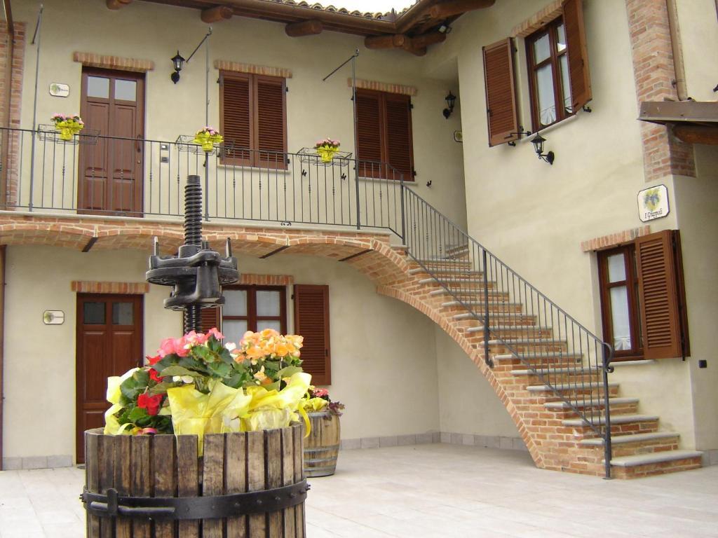 Agriturismo I Grappoli Serralunga d'Alba Exterior photo