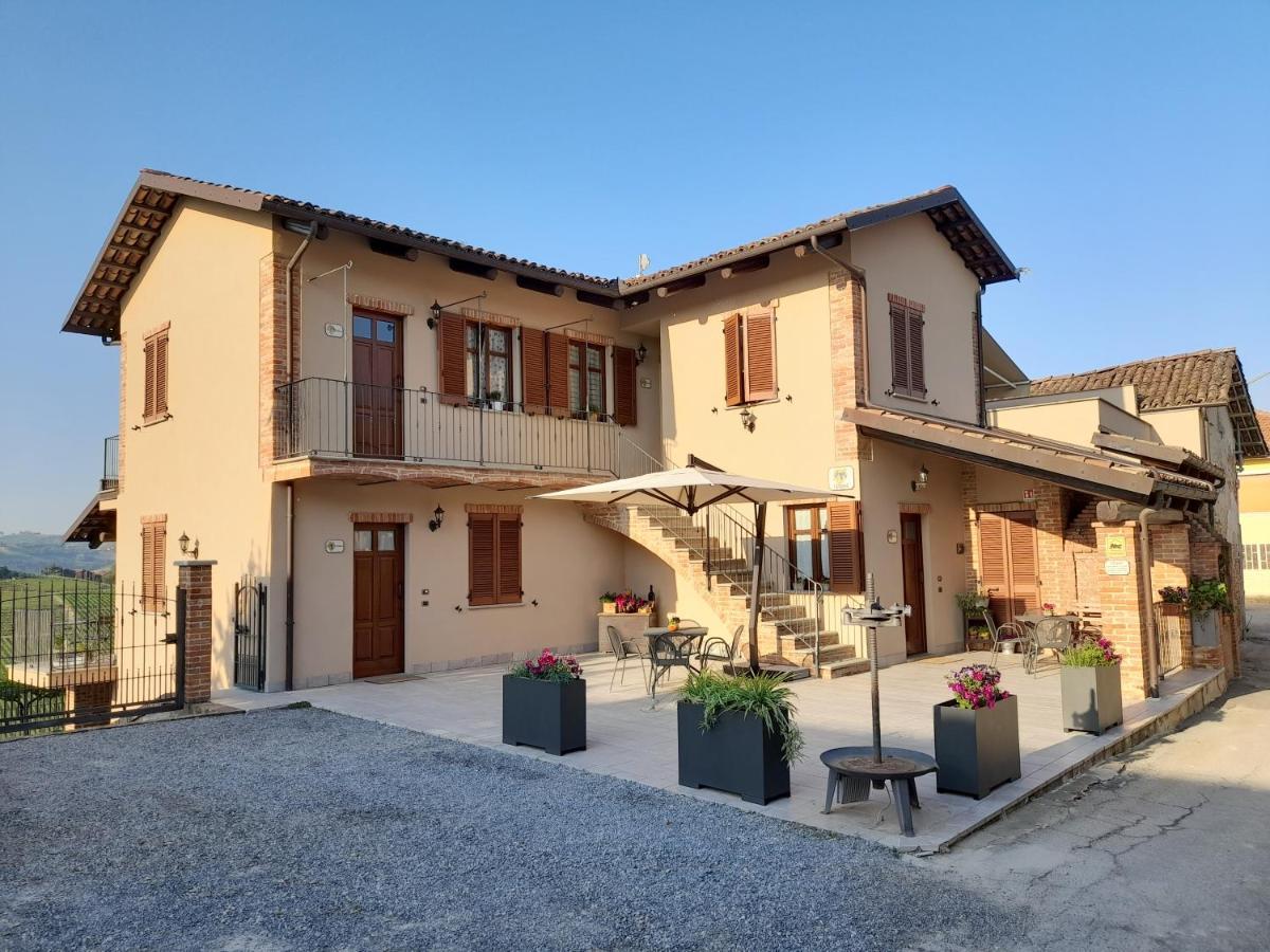Agriturismo I Grappoli Serralunga d'Alba Exterior photo