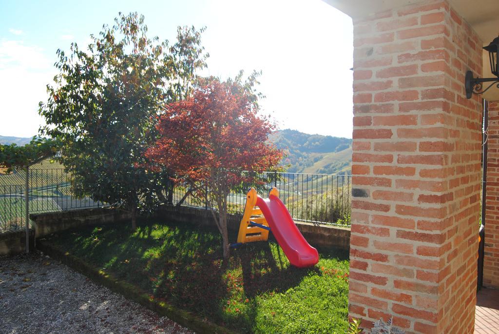 Agriturismo I Grappoli Serralunga d'Alba Exterior photo