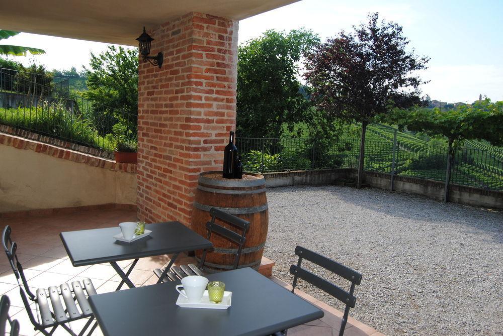 Agriturismo I Grappoli Serralunga d'Alba Exterior photo